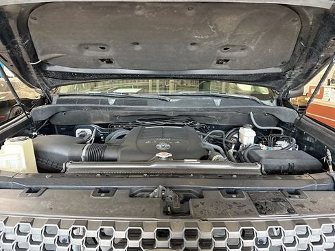Used 2020 Toyota Tundra SR5 w/ SR5 Upgrade Package AWD/4WD image 26