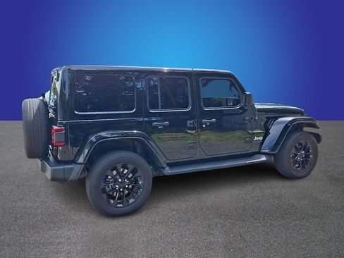 Used 2023 Jeep Wrangler Unlimited Sahara AWD/4WD image 4