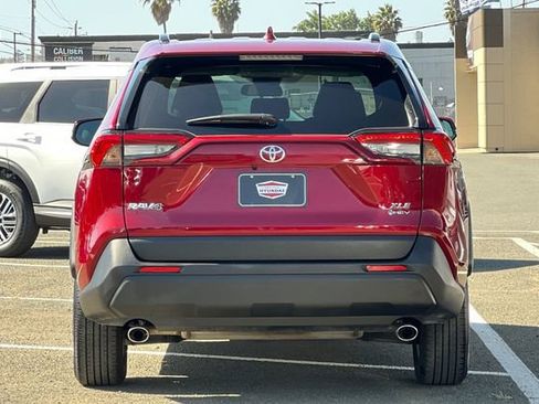 Used 2025 Toyota RAV4 XLE AWD/4WD image 7