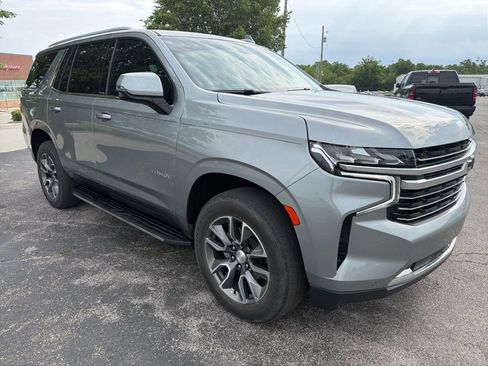 Used 2023 Chevrolet Tahoe LT w/ Luxury Package AWD/4WD image 2