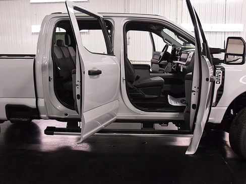 New 2026 Ford F250 XLT image 30