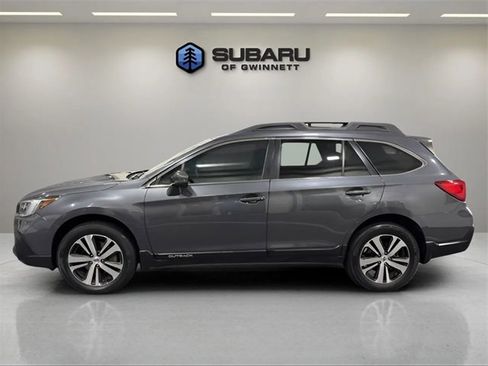 Used 2018 Subaru Outback 2.5i Limited image 2