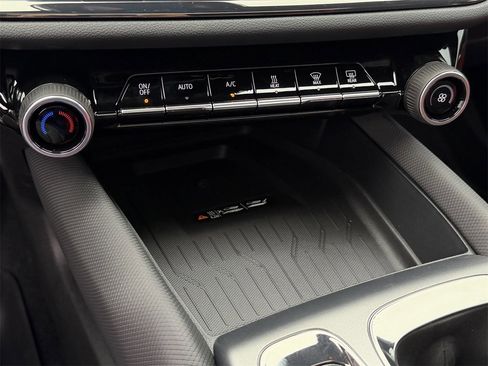 New 2026 Chevrolet Equinox EV RS image 17