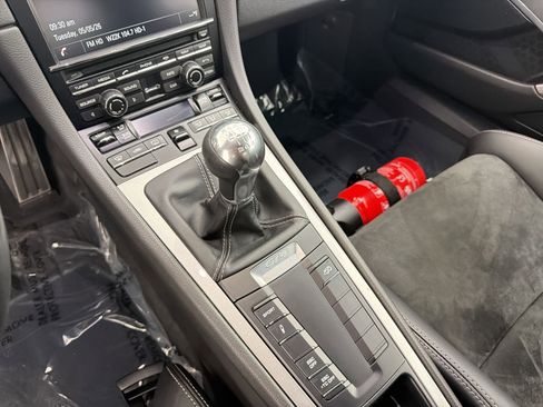 Certified 2016 Porsche Cayman GT4 RWD image 15