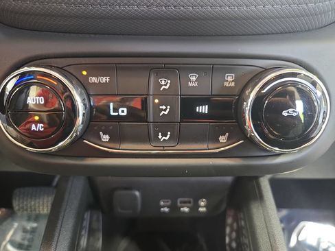 Used 2022 Chevrolet TrailBlazer LT w/ Convenience Package FWD image 24