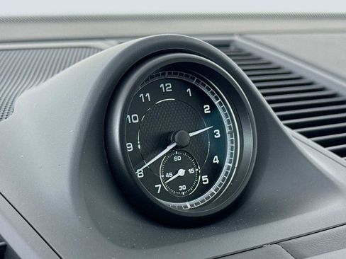 New 2026 Porsche Macan image 17