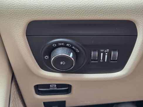 Used 2022 Jeep Grand Cherokee Limited AWD/4WD image 26