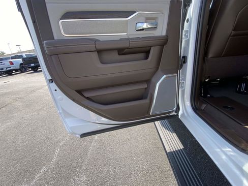 New 2026 RAM 2500 Laramie AWD/4WD image 13