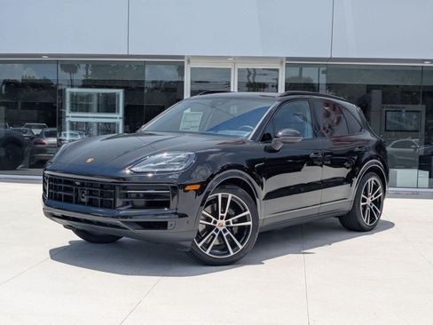 Certified 2025 Porsche Cayenne AWD/4WD image 1