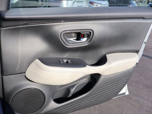 Used 2026 Honda HR-V EX-L image 11