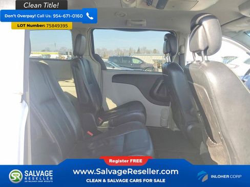 Used 2016 Chrysler Town & Country Touring image 15