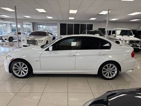 Used 2011 BMW 328i Sedan image 3