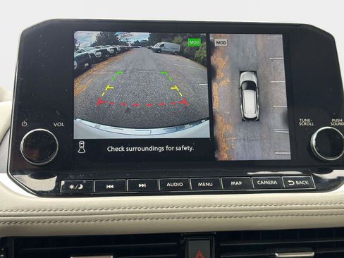 Used 2021 Nissan Rogue SL w/ Premium Package image 17