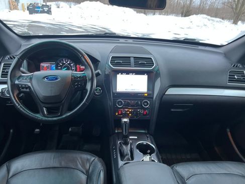 Used 2017 Ford Explorer XLT w/ Equipment Group 202A image 24