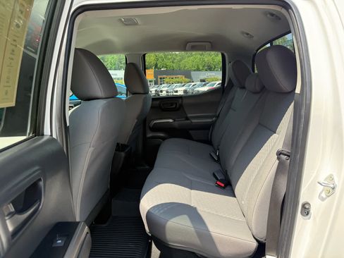 Used 2022 Toyota Tacoma SR5 w/ Technology Package RWD image 24