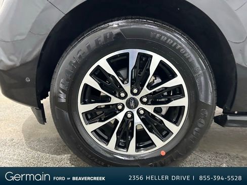 Used 2025 Ford Expedition Max Platinum image 12