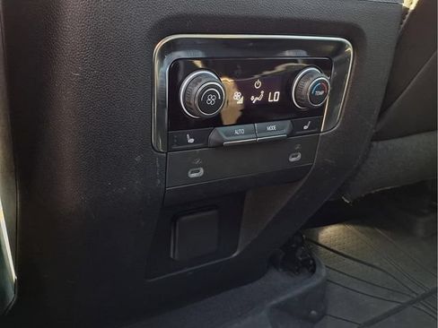 Used 2022 Chevrolet Tahoe Premier AWD/4WD image 21