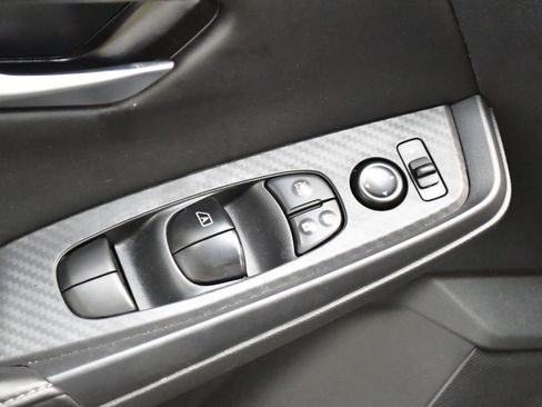 Used 2025 Nissan Sentra SV FWD image 15