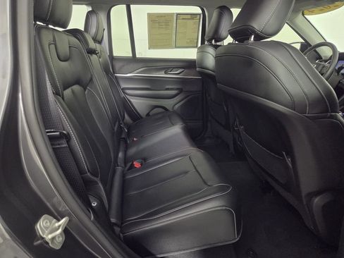 Used 2024 Jeep Grand Cherokee Limited w/ Black Appearance Package RWD image 29