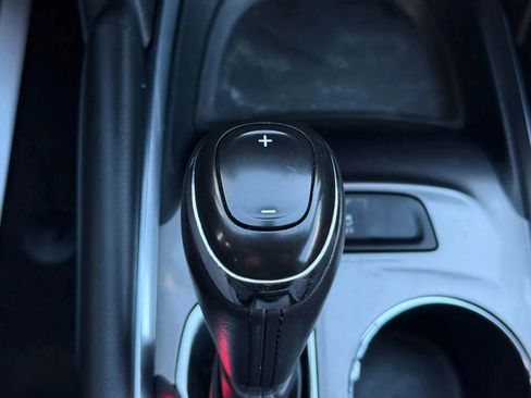 Used 2018 Chevrolet Malibu LT image 32