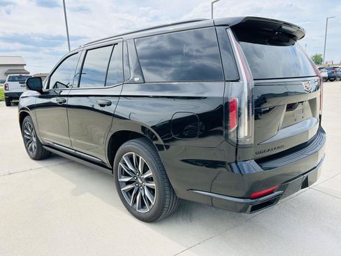 Used 2022 Cadillac Escalade Sport w/ Touring Package AWD/4WD image 41
