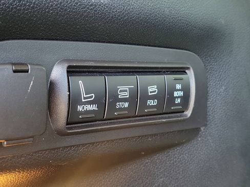 Used 2016 Ford Explorer Platinum image 9