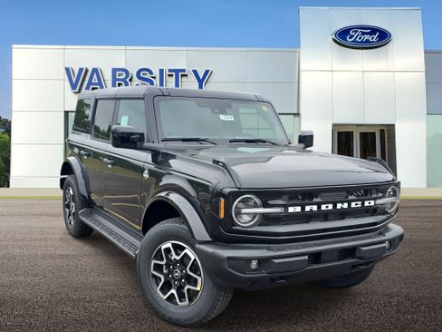 New 2026 Ford Bronco Outer Banks AWD/4WD image 1