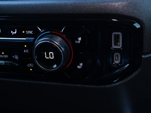 Used 2023 Chevrolet Silverado 1500 LT Trail Boss image 30