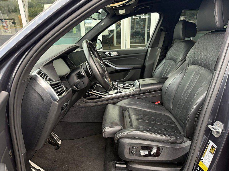 Used 2019 BMW X7 xDrive40i w/ Premium Package AWD/4WD image 14