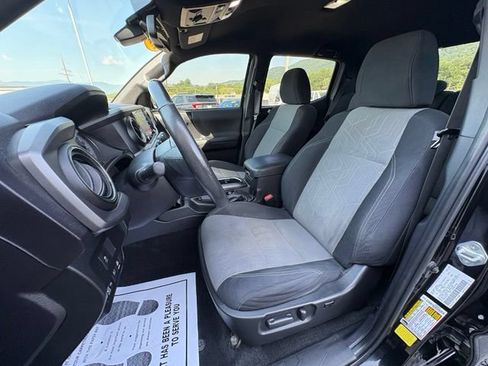 Used 2021 Toyota Tacoma TRD Off-Road AWD/4WD image 24