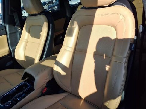 Certified 2022 Lincoln Corsair Reserve w/ Equipment Group 201A image 6