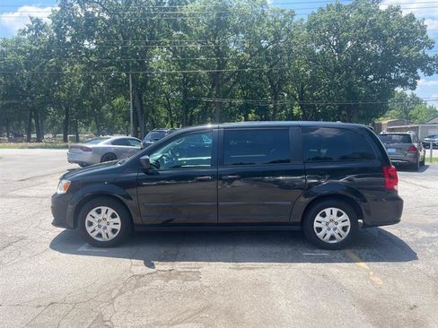 Used 2017 Dodge Grand Caravan w/ UConnect Hands-Free Group FWD image 8