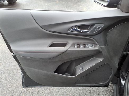 Used 2022 Chevrolet Equinox RS image 19