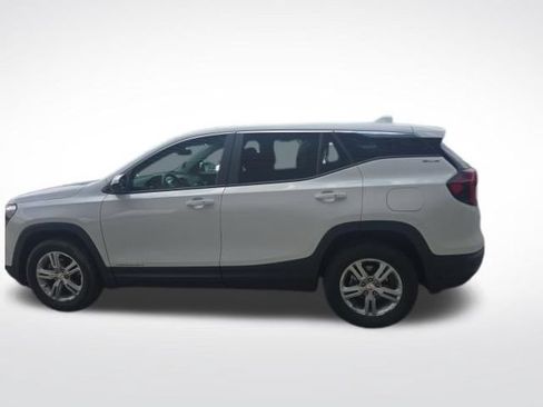 Used 2024 GMC Terrain SLE AWD/4WD image 9