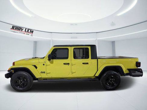 Certified 2023 Jeep Gladiator Sport AWD/4WD image 2