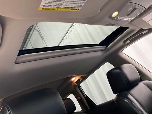 Used 2018 Nissan Pathfinder Platinum image 22