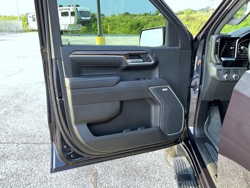 Certified 2023 GMC Sierra 1500 Elevation w/ Elevation Premium Package AWD/4WD image 9