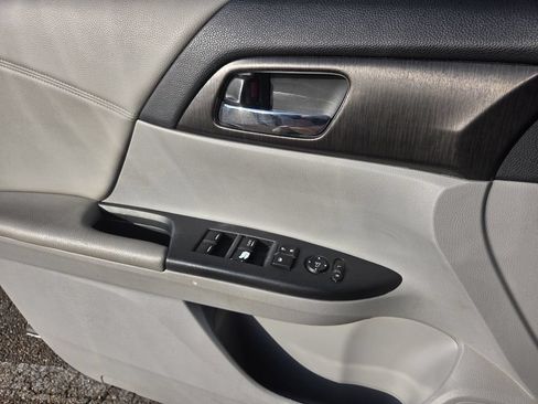 Used 2014 Honda Accord EX image 16
