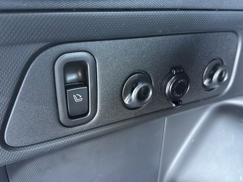 Used 2025 Subaru Forester Limited w/ Popular Package image 26