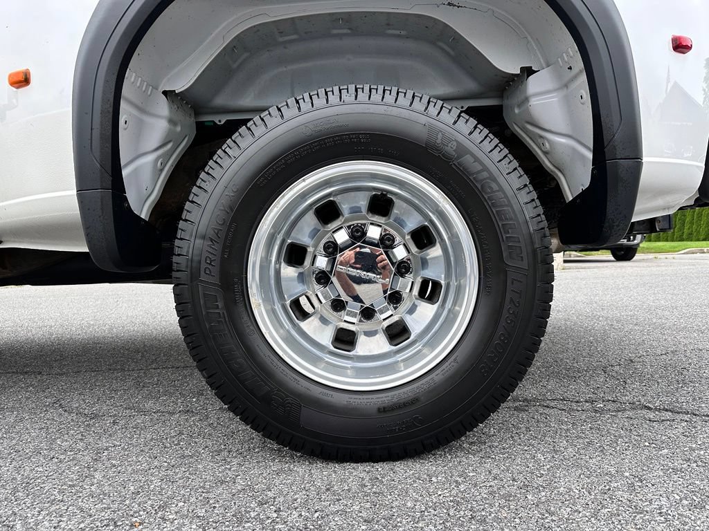 Certified 2024 GMC Sierra 3500 Denali Ultimate AWD/4WD image 48