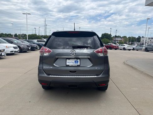 Used 2016 Nissan Rogue SV w/ SV Moonroof Package AWD/4WD image 6