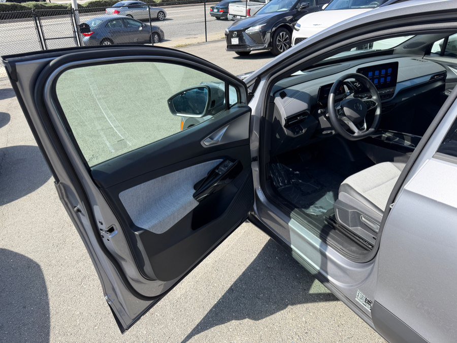 Used 2023 Volkswagen ID.4 Pro RWD image 9