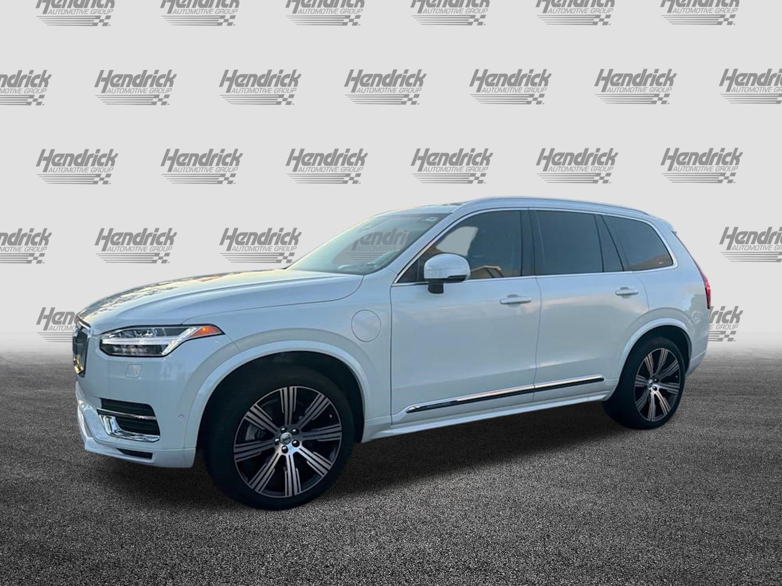 Used 2024 Volvo XC90 T8 Plus w/ Protection Package Premier AWD/4WD image 8