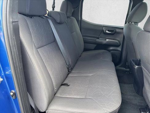 Used 2016 Toyota Tacoma TRD Off-Road w/ Premium & Technology Package image 18