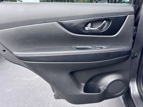 Used 2019 Nissan Rogue SL AWD/4WD image 29