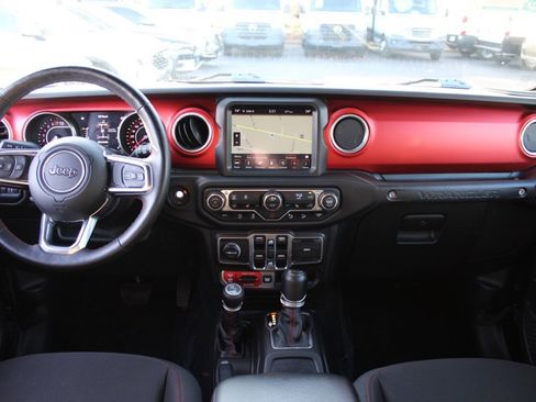 Used 2018 Jeep Wrangler Unlimited Rubicon image 28