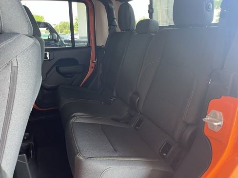 New 2025 Jeep Gladiator Willys image 15