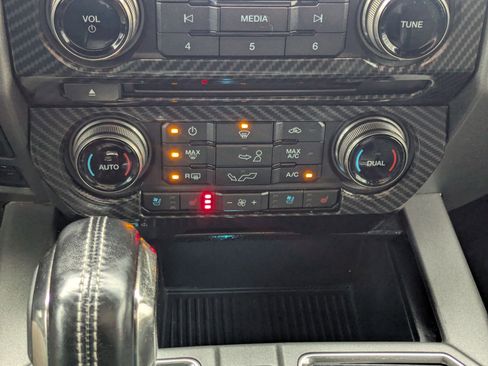 Used 2018 Ford F150 Raptor w/ Equipment Group 802A Luxury image 24