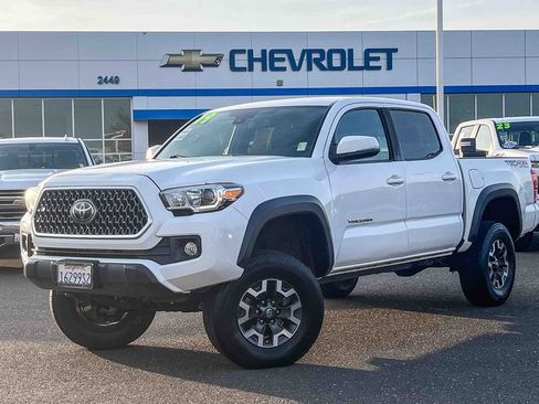 Used 2019 Toyota Tacoma SR5 image 1