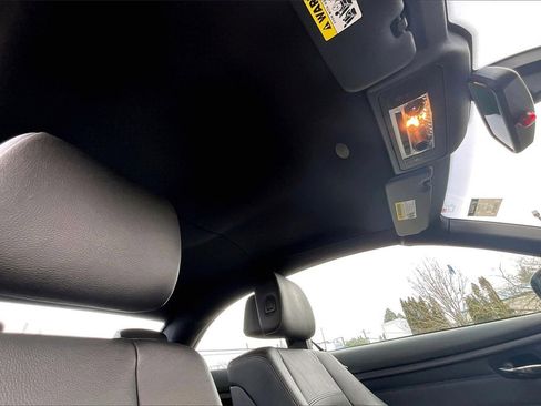 Used 2011 BMW 335i Convertible image 15